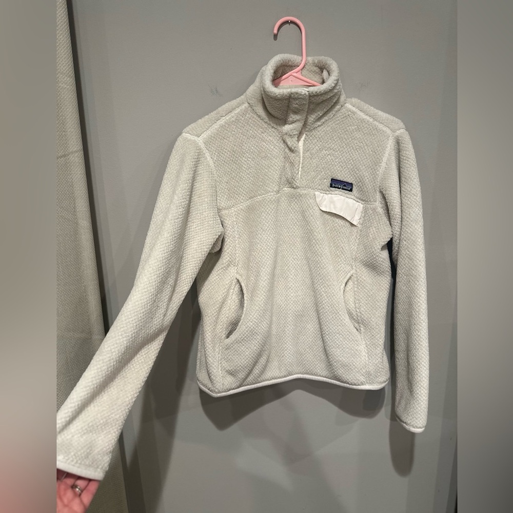 Women’s size small Patagonia half button soft